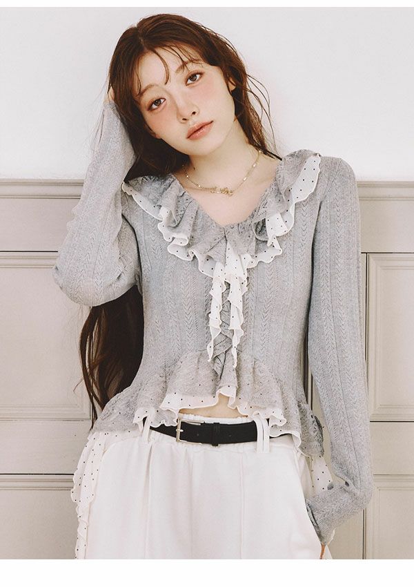 完売色♥️新品タグ付き✨ LILY BROWN 2wayデコルテフリルトップス LILY BROWN（リリーブラウン） リリー ブラウン オールインワン 26春夏