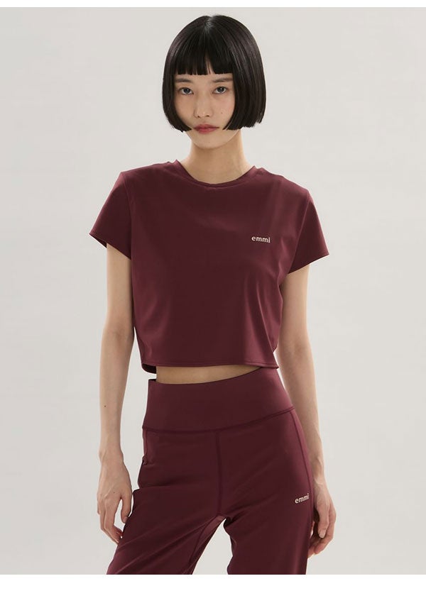 即納】エミ emmi アウター アクティブコンパクトTシャツ 半袖 ミドル丈