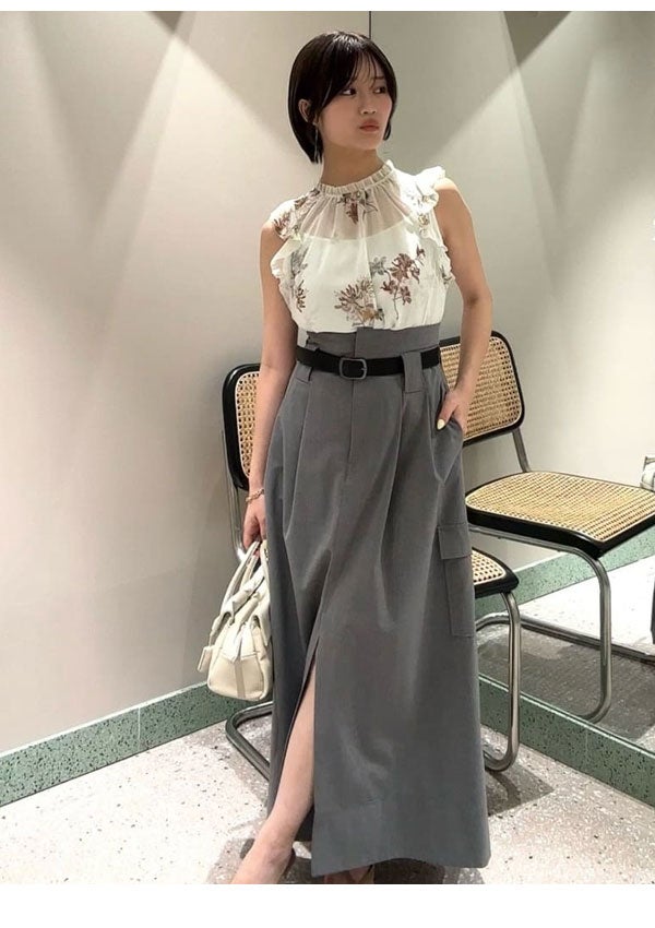 即納】 スナイデル SNIDEL トップス 26春夏 フラワープリントノースリ